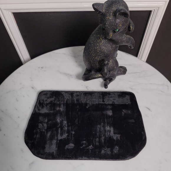 Vintage Black Crushed Velvet clutch with gold tone chain and hardware. - Picture 2 of 5